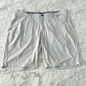 Travis Mathew Golf Shorts size 38 Light Gray Lightweight
